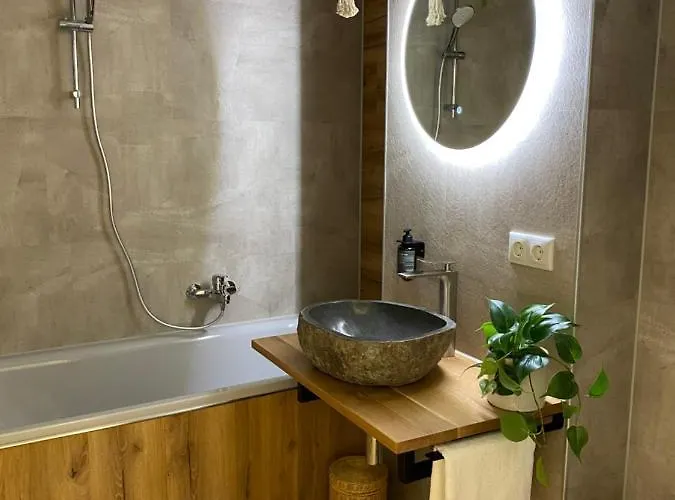 Butler Jungle - - Netflix - Big Box Apartamento Kempten